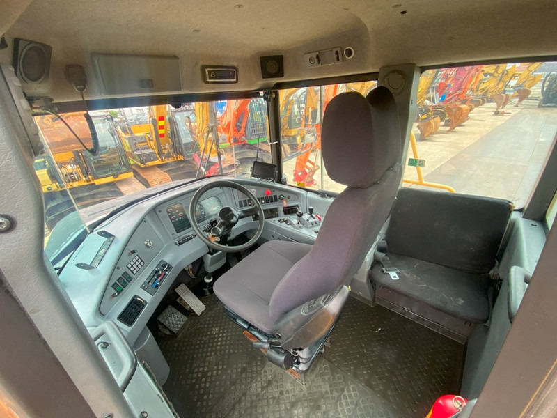 Volvo A 30 D 6x6 dumper articulated hauler - Kiper: slika 4 Volvo A 30 D 6x6 dumper articulated hauler - Kiper: slika 4