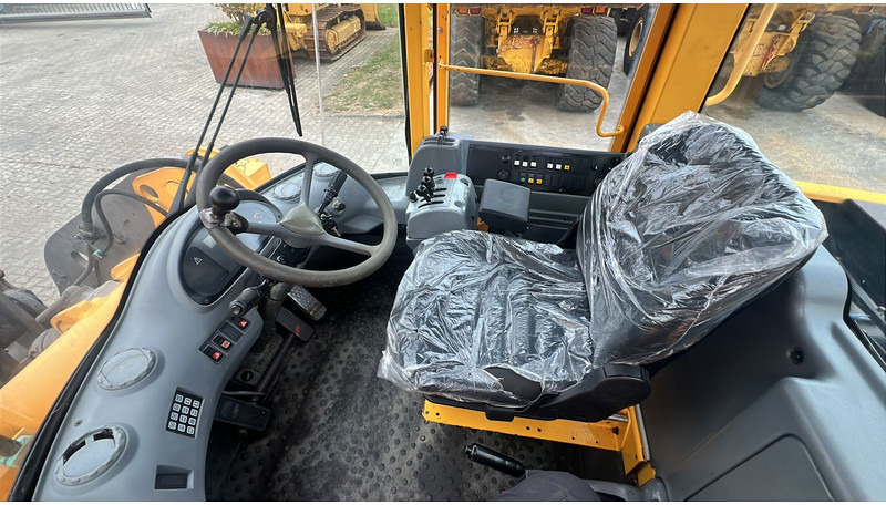 Volvo L70 D NVT - Utovarivač točkaš: slika 4 Volvo L70 D NVT - Utovarivač točkaš: slika 4