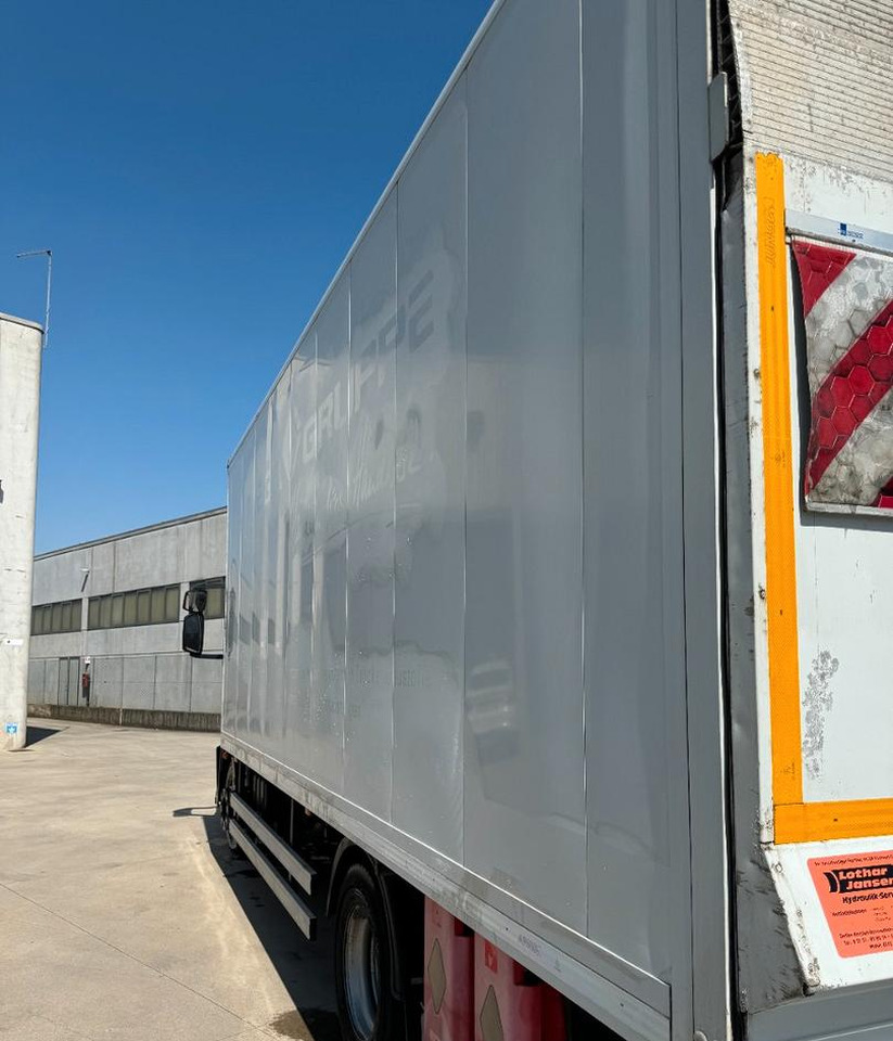 Kamion sa zatvorenim sandukom Iveco: slika 6