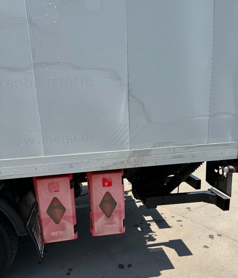 Kamion sa zatvorenim sandukom Iveco: slika 17