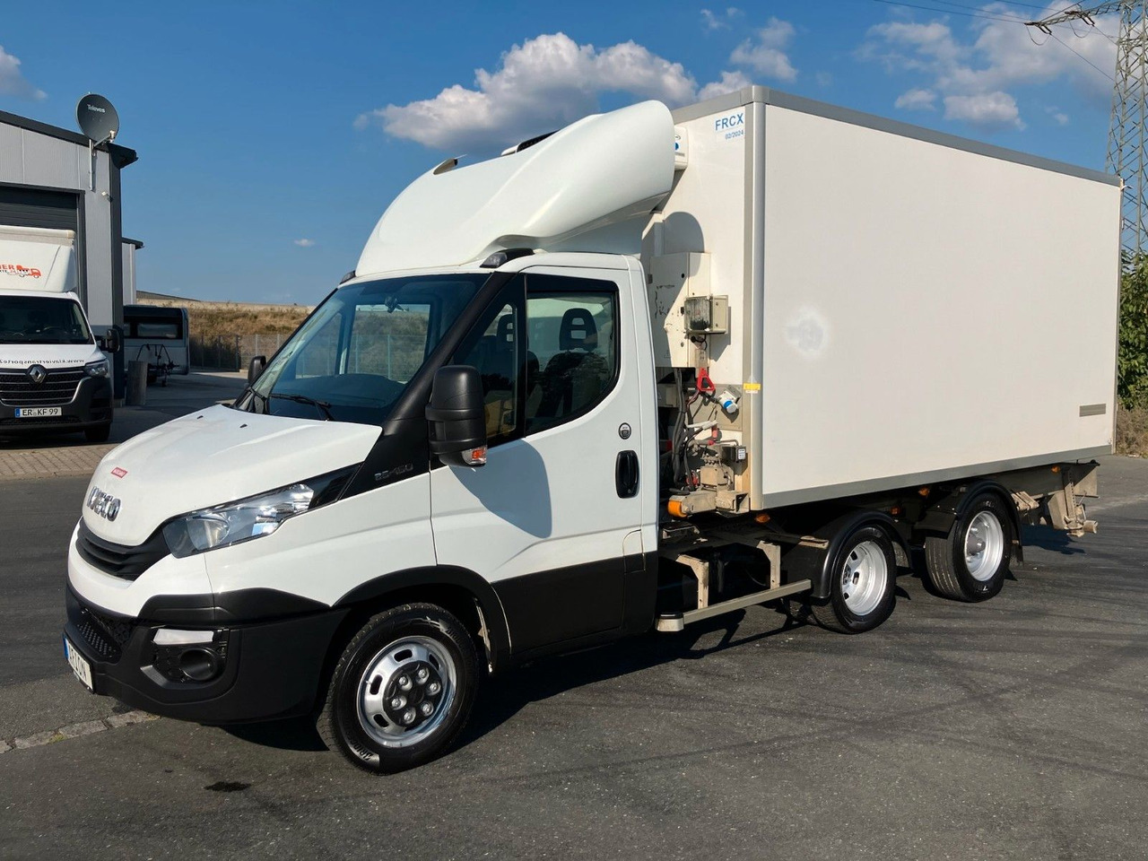 Iveco Daily 35C18 MAXICARGO Kühlkoffer/CARRIER/AC/EU6 Iveco Daily 35C18 MAXICARGO Kühlkoffer/CARRIER/AC/EU6 - Dostavno vozilo hladnjača: slika 2 Iveco Daily 35C18 MAXICARGO Kühlkoffer/CARRIER/AC/EU6 Iveco Daily 35C18 MAXICARGO Kühlkoffer/CARRIER/AC/EU6 - Dostavno vozilo hladnjača: slika 2