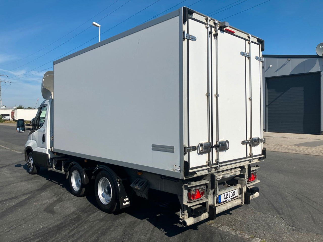 Iveco Daily 35C18 MAXICARGO Kühlkoffer/CARRIER/AC/EU6 Iveco Daily 35C18 MAXICARGO Kühlkoffer/CARRIER/AC/EU6 - Dostavno vozilo hladnjača: slika 3 Iveco Daily 35C18 MAXICARGO Kühlkoffer/CARRIER/AC/EU6 Iveco Daily 35C18 MAXICARGO Kühlkoffer/CARRIER/AC/EU6 - Dostavno vozilo hladnjača: slika 3