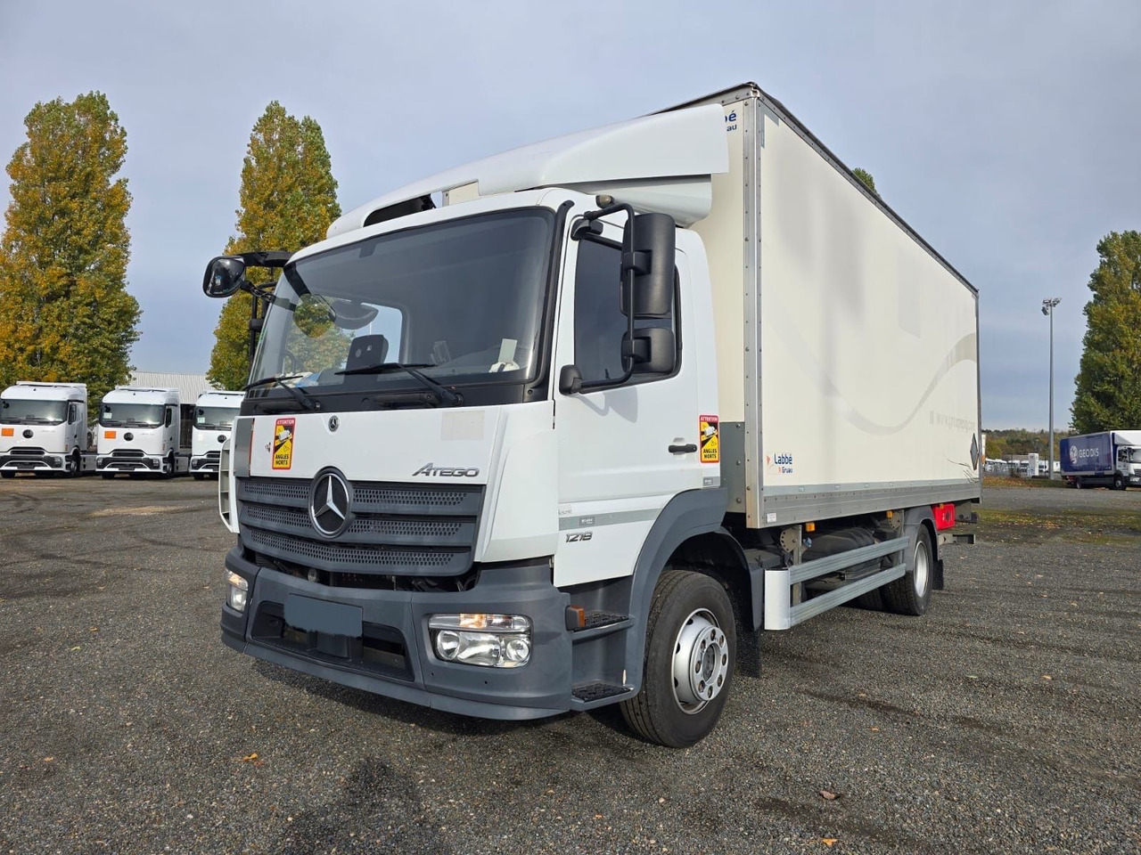 Mercedes-Benz Atego 1218 4x2 Koffer/FULL-ADR/EXIII/LBW/AC/EU6d - Kamion sa zatvorenim sandukom: slika 2 Mercedes-Benz Atego 1218 4x2 Koffer/FULL-ADR/EXIII/LBW/AC/EU6d - Kamion sa zatvorenim sandukom: slika 2