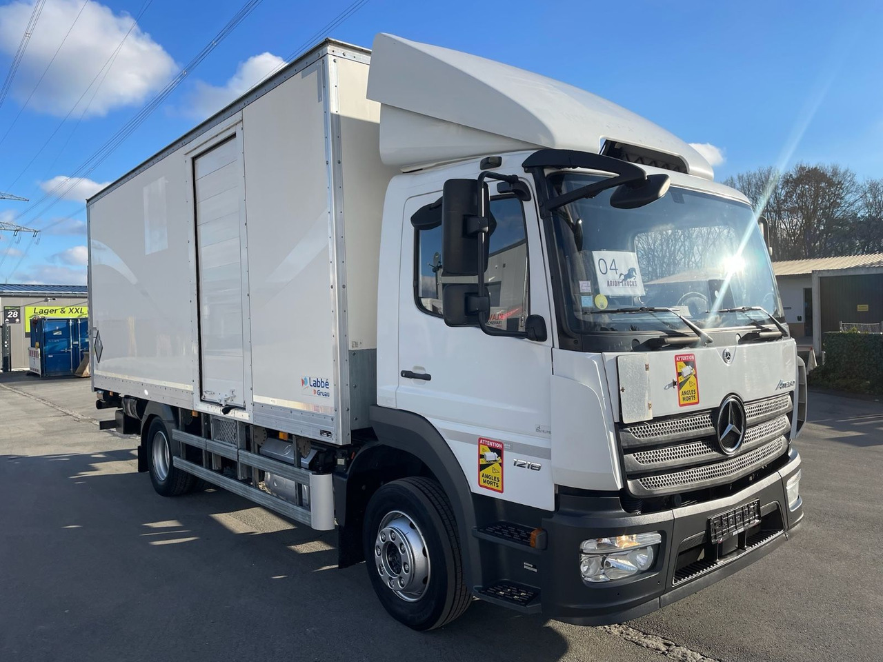 Mercedes-Benz Atego 1218 4x2 Koffer/FULL-ADR/EXIII/LBW/AC/EU6d - Kamion sa zatvorenim sandukom: slika 1 Mercedes-Benz Atego 1218 4x2 Koffer/FULL-ADR/EXIII/LBW/AC/EU6d - Kamion sa zatvorenim sandukom: slika 1
