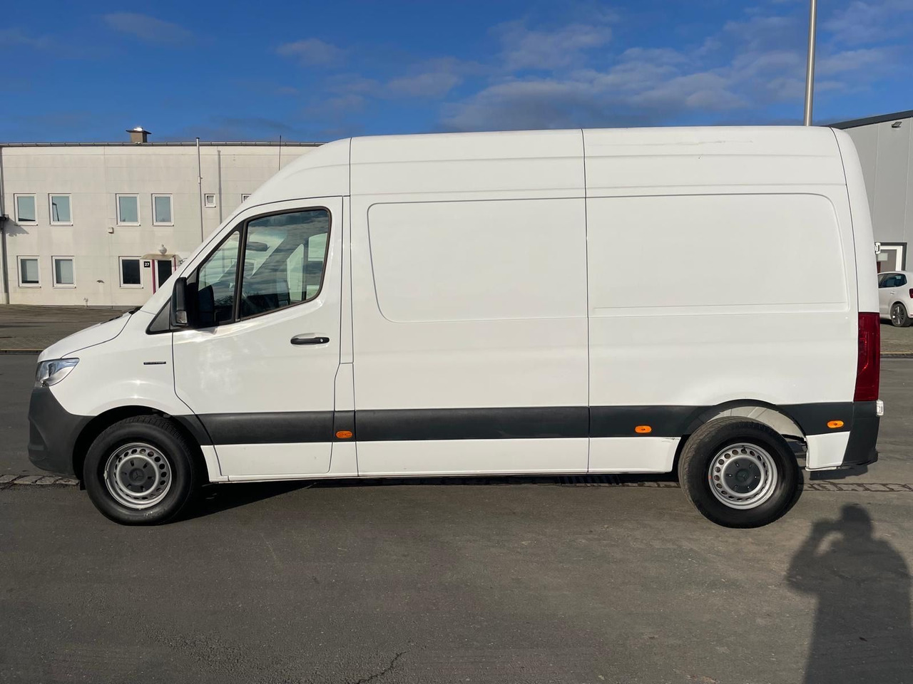 Mercedes-Benz eSprinter L2H2 Kastenwagen/47KW/AC/Kamera - Furgon, Električno dostavno vozilo: slika 4 Mercedes-Benz eSprinter L2H2 Kastenwagen/47KW/AC/Kamera - Furgon, Električno dostavno vozilo: slika 4
