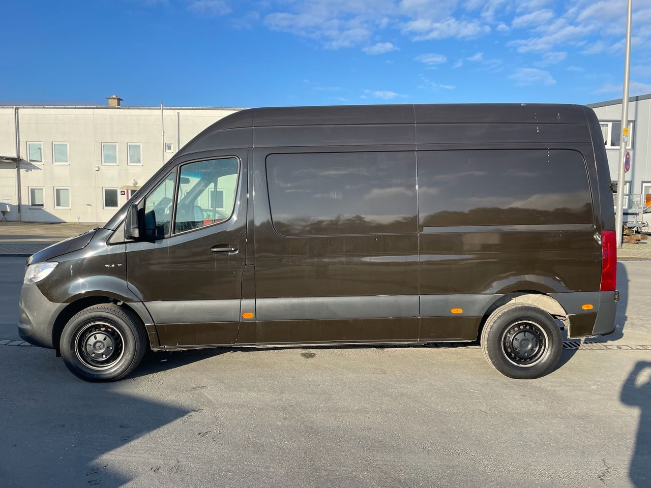 Mercedes-Benz eSprinter L2H2 Kastenwagen/UPS/47KW/AC/Kamera - Furgon, Električno dostavno vozilo: slika 4 Mercedes-Benz eSprinter L2H2 Kastenwagen/UPS/47KW/AC/Kamera - Furgon, Električno dostavno vozilo: slika 4