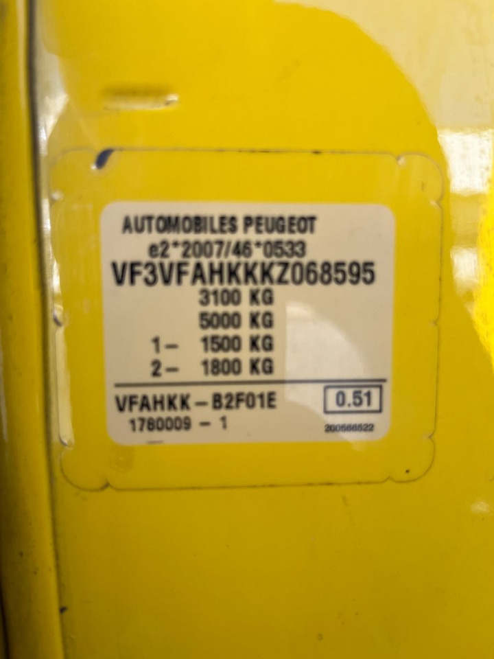 Mali kombi Peugeot Expert Box Pro L3 / 2.0 Blue HDI / More units: slika 13