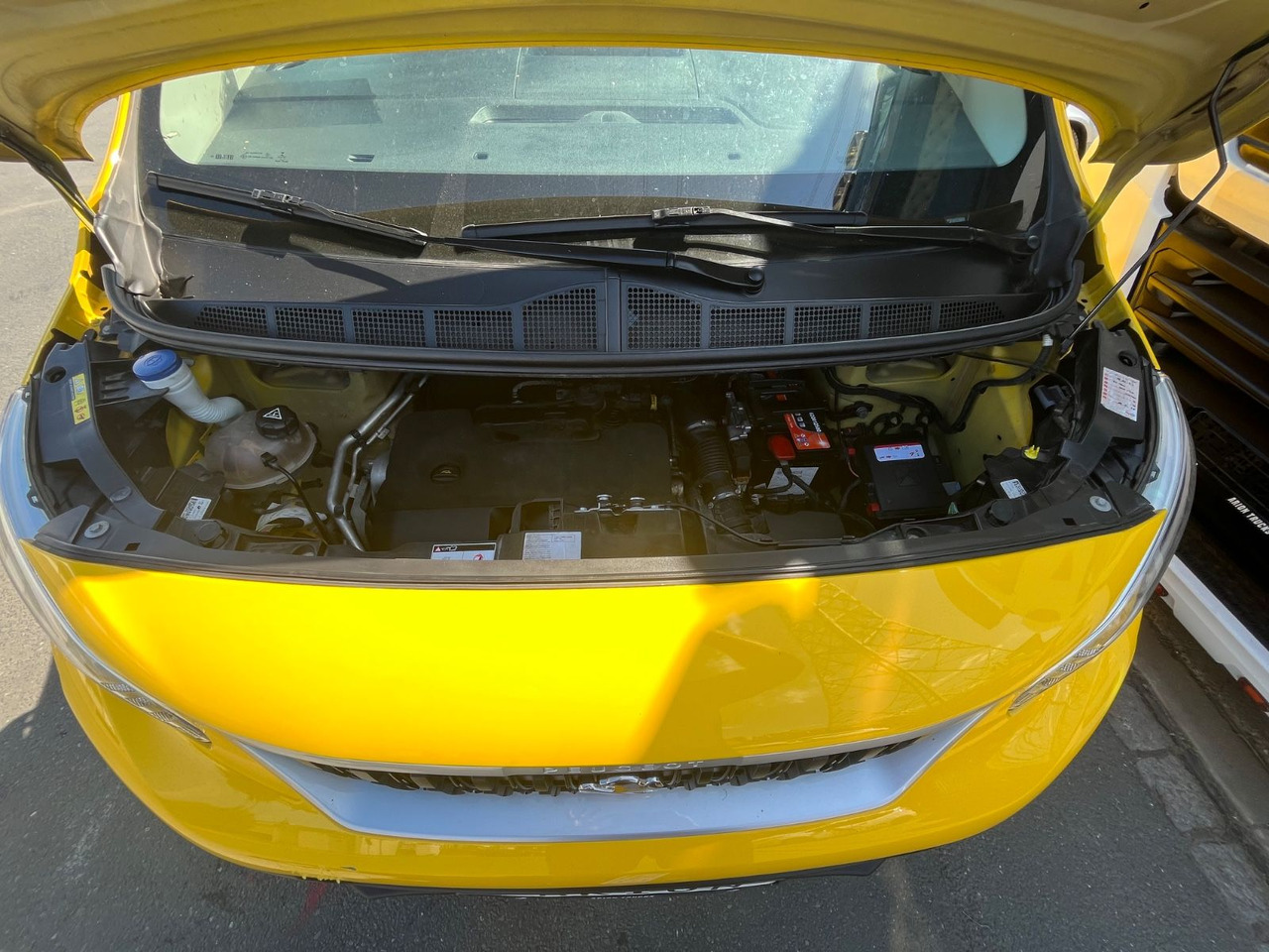 Mali kombi Peugeot Expert Box Pro L3 / 2.0 Blue HDI / More units: slika 12