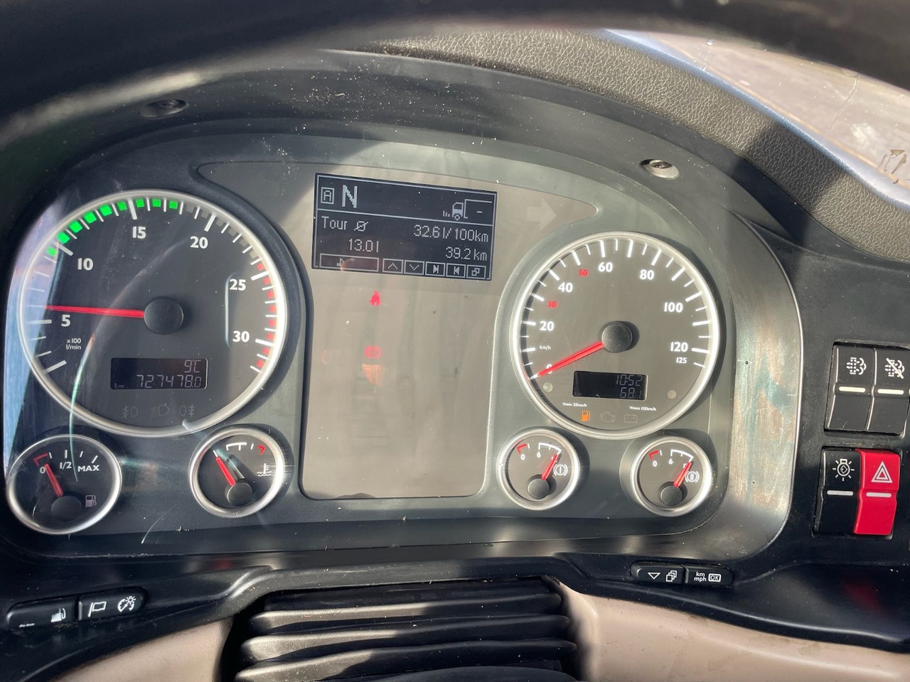 Tegljač MAN TGX 18.500 4x2 BLS/Retarder/StandAC/48t/ACC/EU6c: slika 14 Tegljač MAN TGX 18.500 4x2 BLS/Retarder/StandAC/48t/ACC/EU6c: slika 14