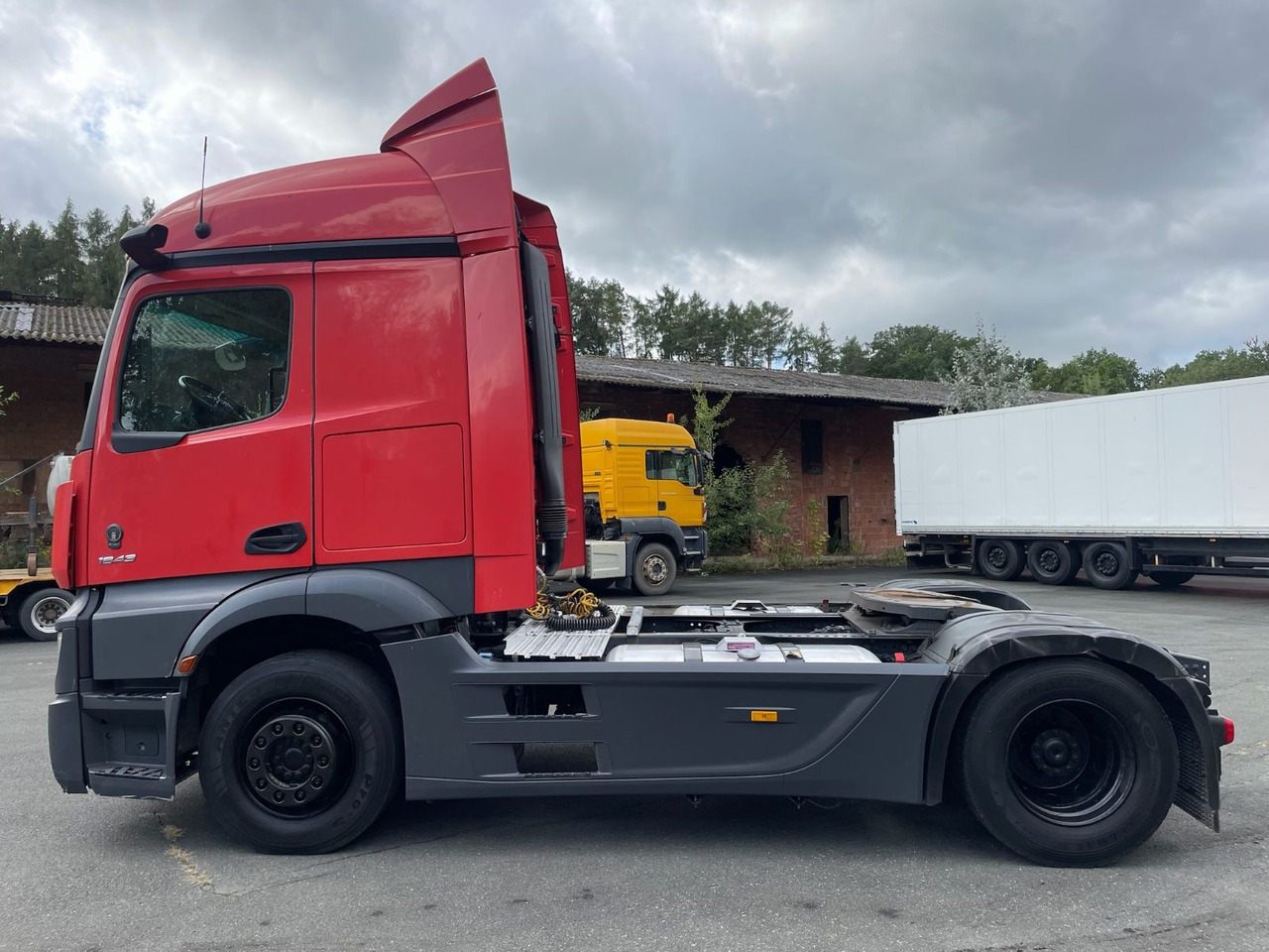 Mercedes-Benz Actros 1843/Retarder/Mirror Cam/Spoilers/MJ 2021 - Tegljač: slika 3 Mercedes-Benz Actros 1843/Retarder/Mirror Cam/Spoilers/MJ 2021 - Tegljač: slika 3