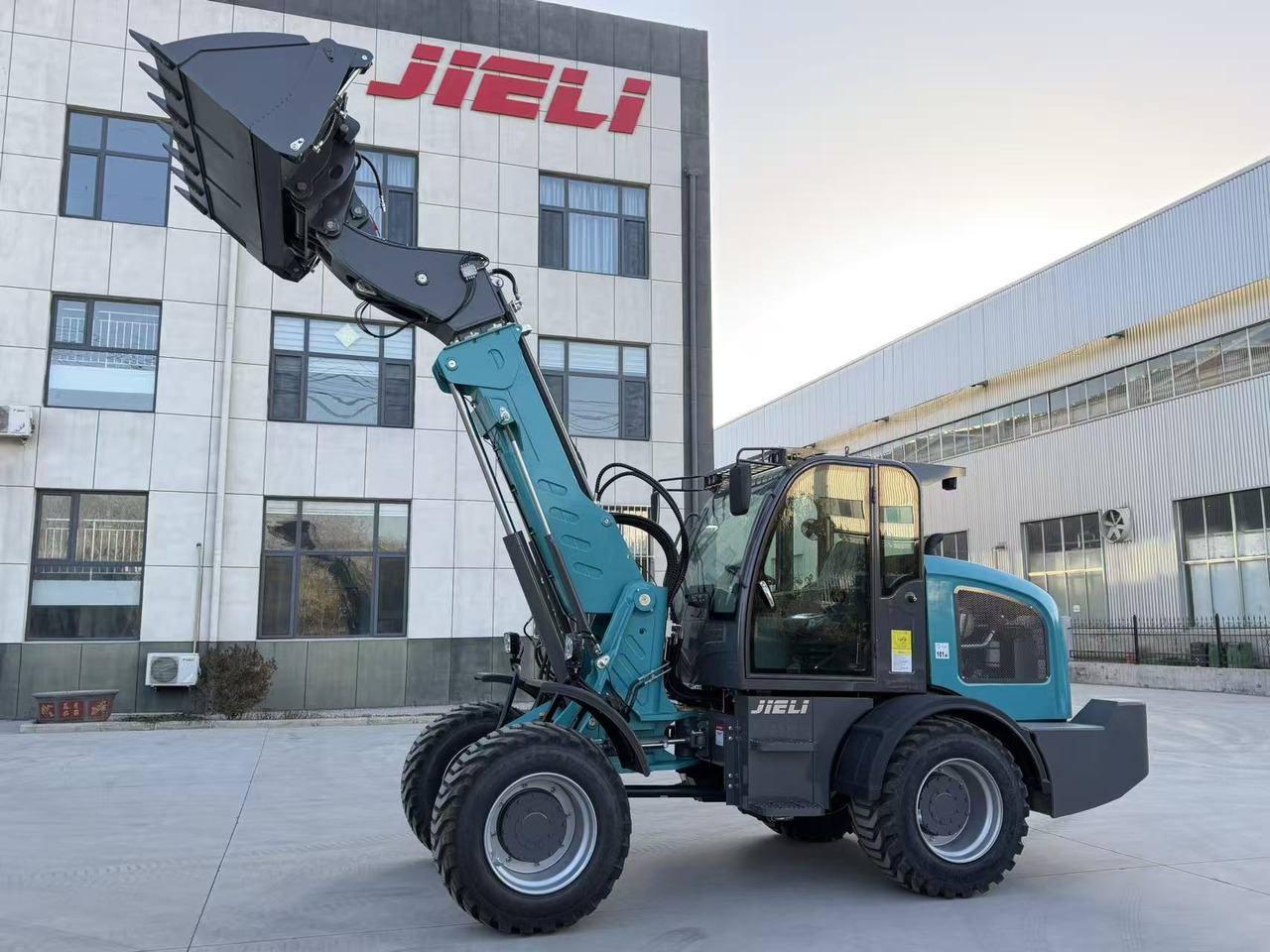 JIELI JL25T - Teleskopski utovarivač na točkovima: slika 5 JIELI JL25T - Teleskopski utovarivač na točkovima: slika 5