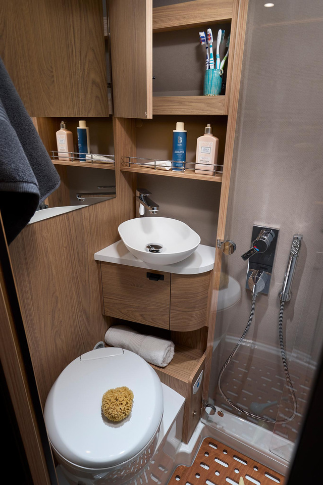 Bravia Mobil Swan 636 PEUGEOT BOXER, EURO 6.4 Bravia Mobil Swan 636 PEUGEOT BOXER, EURO 6.4: slika 16 Bravia Mobil Swan 636 PEUGEOT BOXER, EURO 6.4 Bravia Mobil Swan 636 PEUGEOT BOXER, EURO 6.4: slika 16