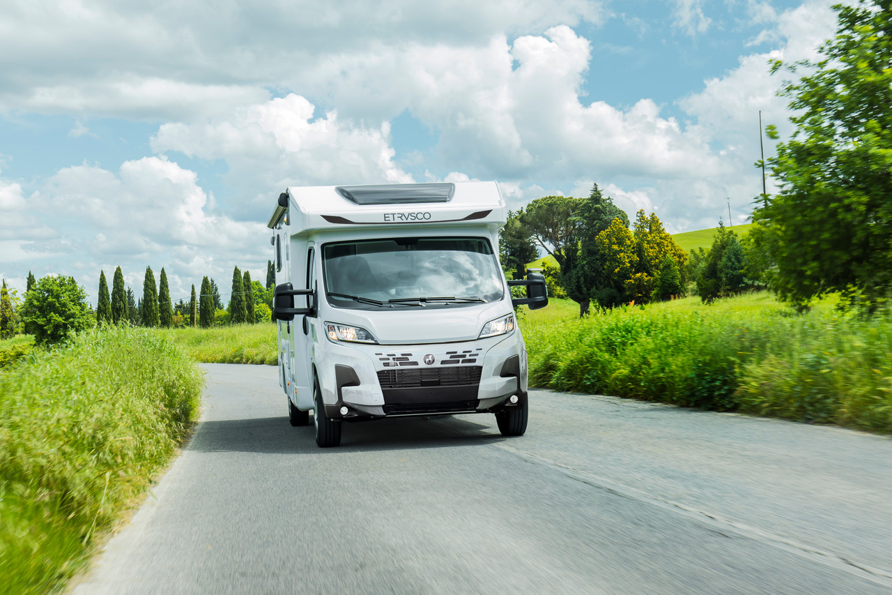 Etrusco T 7.3 QCF - Poluintegrisani kamper: slika 5 Etrusco T 7.3 QCF - Poluintegrisani kamper: slika 5