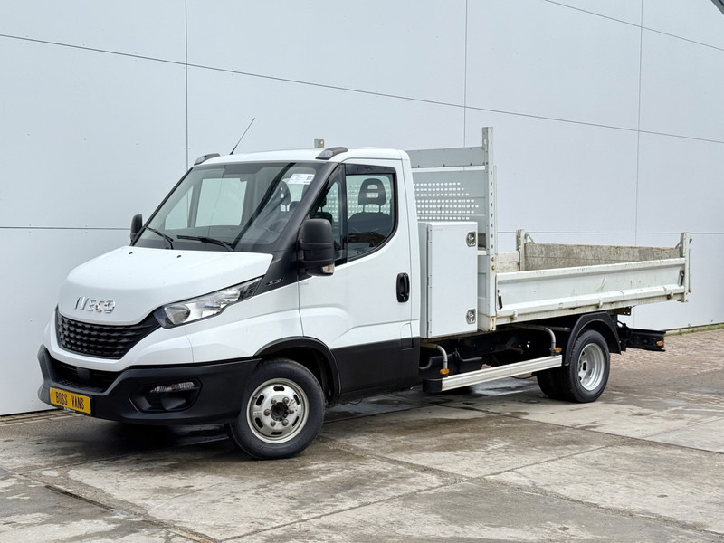 Iveco Daily 35C12 2.3 L3 Kipper Dubbellucht 3.5t Trekhaak Airco Cruise Control Lucht Geveerde Stoel - Dostavno vozilo istovarivač: slika 2 Iveco Daily 35C12 2.3 L3 Kipper Dubbellucht 3.5t Trekhaak Airco Cruise Control Lucht Geveerde Stoel - Dostavno vozilo istovarivač: slika 2