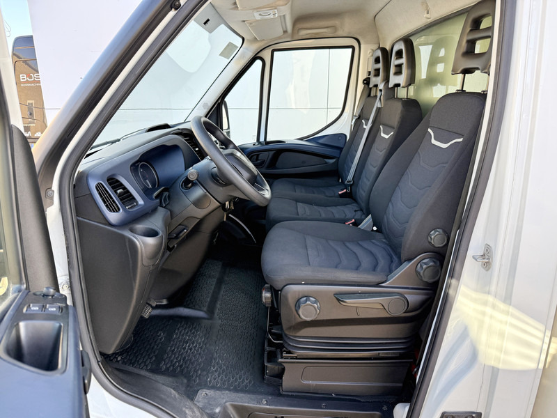 Iveco Daily 35C14V 2.3 Bakwagen automaat Airco Cruise Control Camera Meubelbak Foodtruck Camper XL - Furgon: slika 5 Iveco Daily 35C14V 2.3 Bakwagen automaat Airco Cruise Control Camera Meubelbak Foodtruck Camper XL - Furgon: slika 5