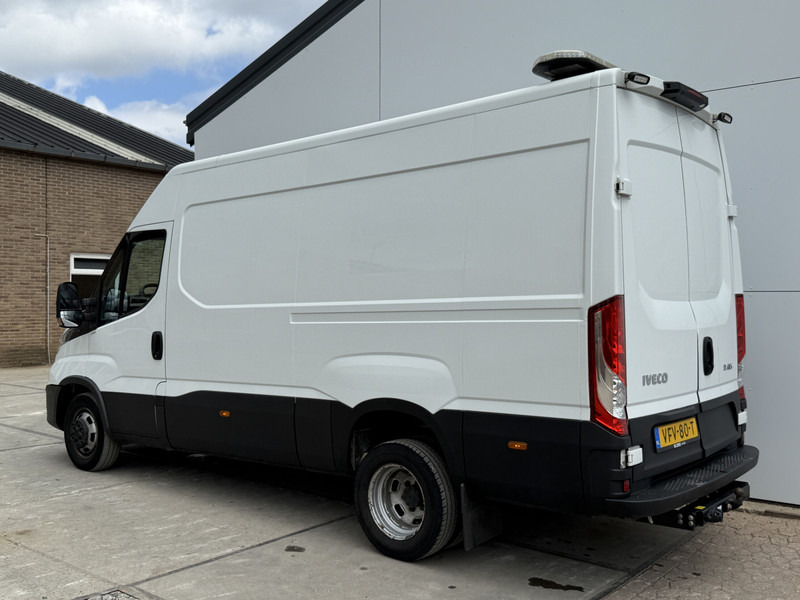 Iveco Daily 35C18 3.0 L2H2 Airco Cruise Control 3,5 Tons Trekhaak 5-26 APK Lucht geveerde stoel - Mali kombi: slika 2 Iveco Daily 35C18 3.0 L2H2 Airco Cruise Control 3,5 Tons Trekhaak 5-26 APK Lucht geveerde stoel - Mali kombi: slika 2