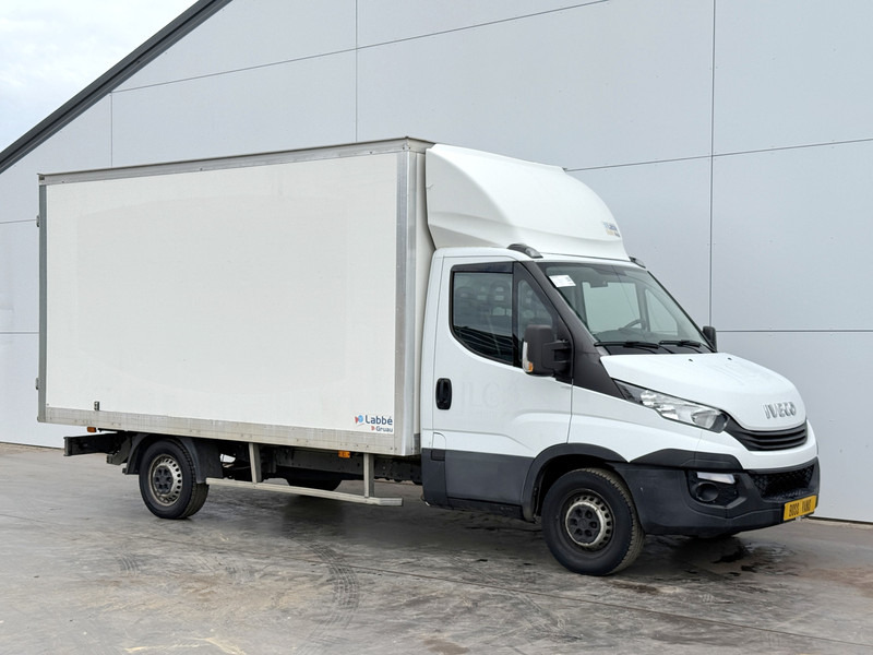 Iveco Daily 35S16 2.3 Bakwagen met achterdeur 3,5t Trekhaak Meubelbak Koffer Airco Cruise Control Camera - Dostavno vozilo sa zatvorenim sandukom: slika 4 Iveco Daily 35S16 2.3 Bakwagen met achterdeur 3,5t Trekhaak Meubelbak Koffer Airco Cruise Control Camera - Dostavno vozilo sa zatvorenim sandukom: slika 4