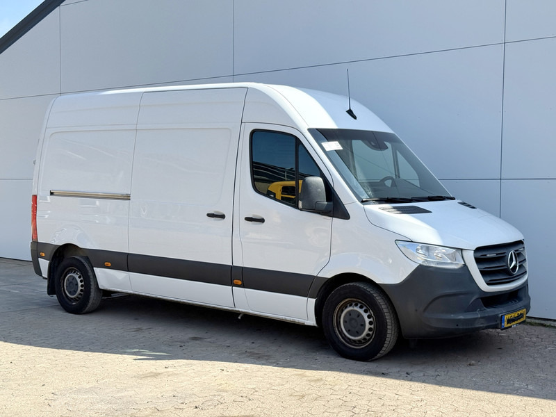 Mercedes-Benz Sprinter 314 2.2 CDI Automaat L2H2 Climate Control Cruise Control Standkachel Navigatie Camera - Furgon: slika 4 Mercedes-Benz Sprinter 314 2.2 CDI Automaat L2H2 Climate Control Cruise Control Standkachel Navigatie Camera - Furgon: slika 4