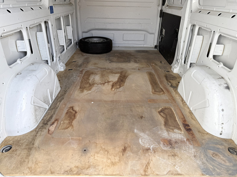 Furgon Mercedes-Benz Sprinter 315 1.9 CDI L2H1 Climate Control Cruise Control Carplay: slika 13 Furgon Mercedes-Benz Sprinter 315 1.9 CDI L2H1 Climate Control Cruise Control Carplay: slika 13