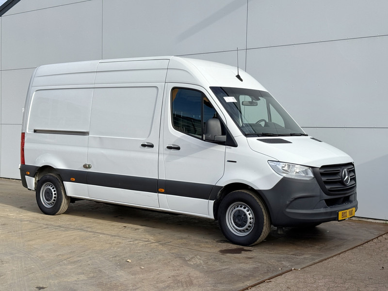 Mercedes-Benz eSprinter 312 ALL-IN PRIJS L2H2 55kWh 168km WLTP 80kw Snelladen Climate Control Stoelverwarming - Furgon, Električno dostavno vozilo: slika 4 Mercedes-Benz eSprinter 312 ALL-IN PRIJS L2H2 55kWh 168km WLTP 80kw Snelladen Climate Control Stoelverwarming - Furgon, Električno dostavno vozilo: slika 4