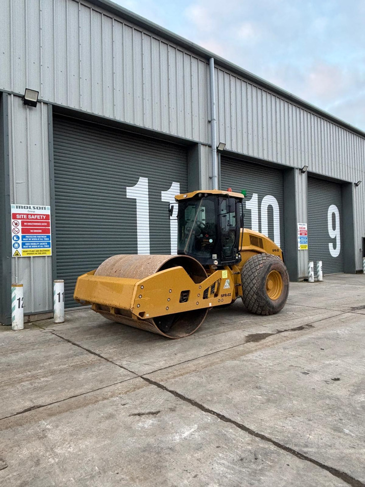 CAT CS12GC - Valjak: slika 1 CAT CS12GC - Valjak: slika 1