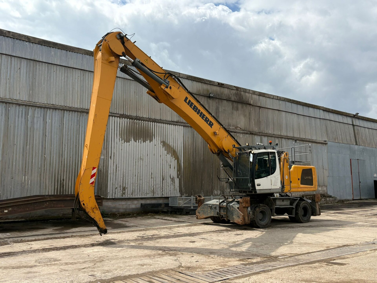 Liebherr LH40M Litronic - Bager za obradu otpada/ Industrije: slika 1 Liebherr LH40M Litronic - Bager za obradu otpada/ Industrije: slika 1