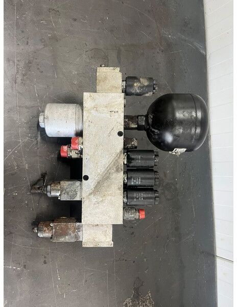 Liebherr A944C Li / A934C Li / R944C Li / R954C - Hidraulika: slika 2 Liebherr A944C Li / A934C Li / R944C Li / R954C - Hidraulika: slika 2