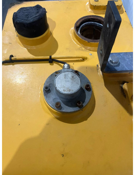 Liebherr - Rezervoar za gorivo: slika 5 Liebherr - Rezervoar za gorivo: slika 5