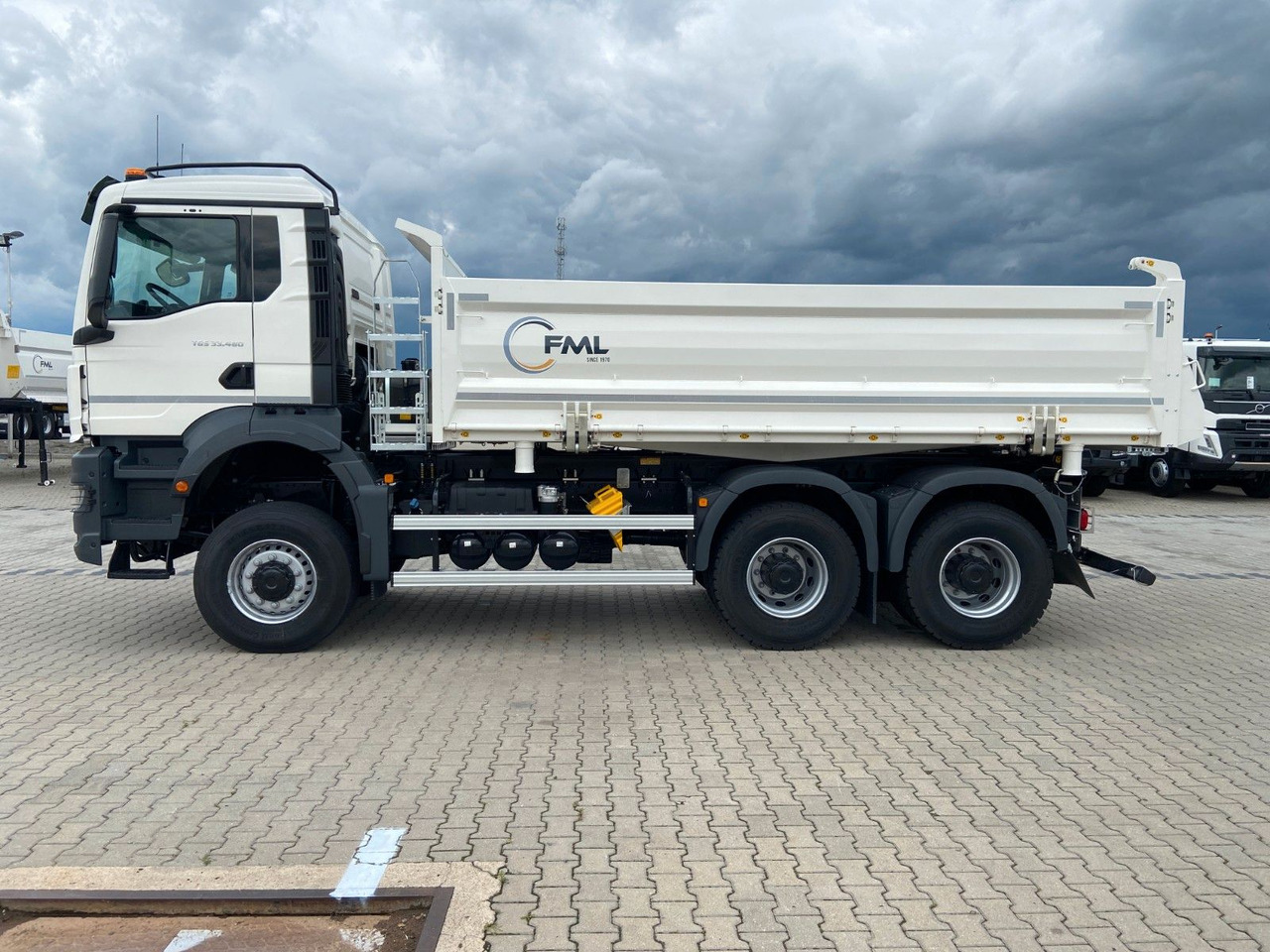 MAN TGS 33.480 6X6 FML Dreiseitenkipper - Istovarivač: slika 4 MAN TGS 33.480 6X6 FML Dreiseitenkipper - Istovarivač: slika 4