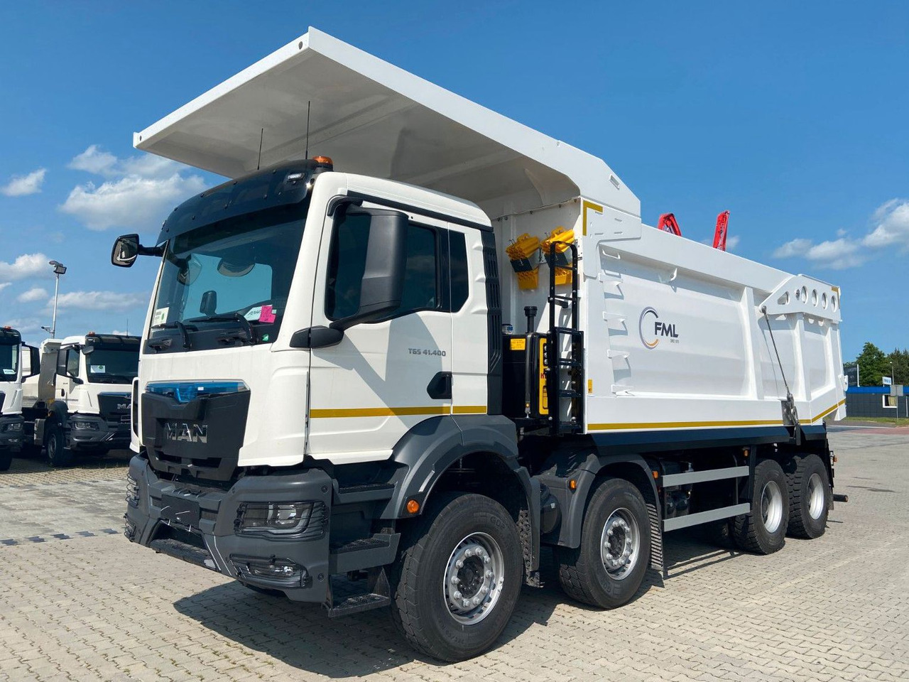 MAN TGS 44.400 8x4 EURO2 FML MINE KIPPER 23M3 MAN TGS 44.400 8x4 EURO2 FML MINE KIPPER 23M3 - Istovarivač: slika 2 MAN TGS 44.400 8x4 EURO2 FML MINE KIPPER 23M3 MAN TGS 44.400 8x4 EURO2 FML MINE KIPPER 23M3 - Istovarivač: slika 2