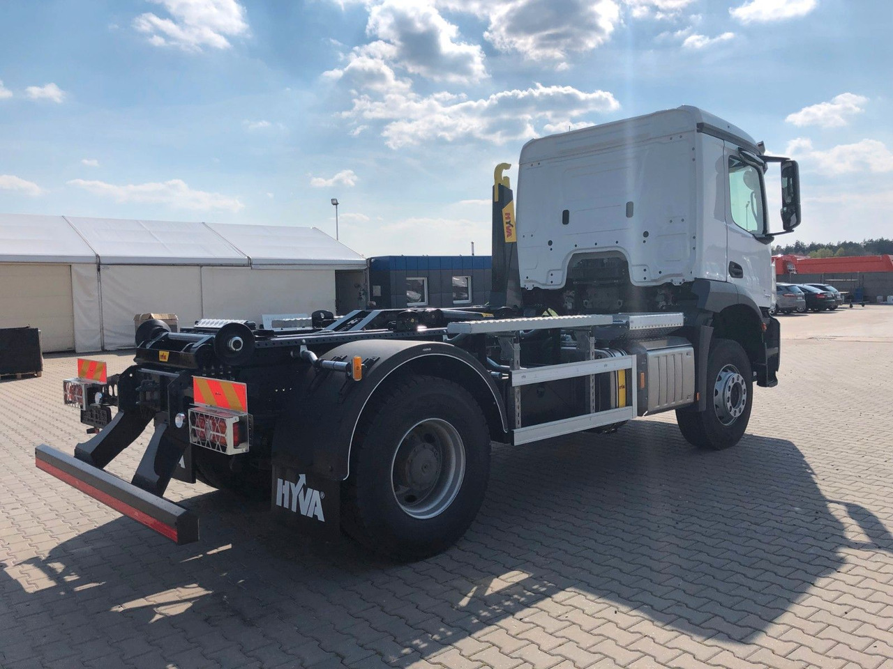 Mercedes-Benz AROCS 2136 Abrollkipper HYVA HKS-12-37-S - Kamion sa hidrauličnom kukom: slika 5 Mercedes-Benz AROCS 2136 Abrollkipper HYVA HKS-12-37-S - Kamion sa hidrauličnom kukom: slika 5