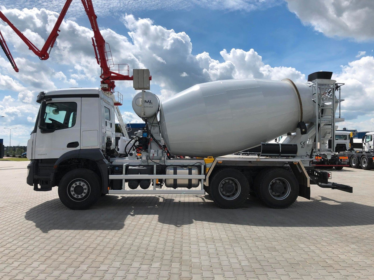 Mercedes-Benz AROCS 3340 FML 8M3 - Mikser za beton: slika 3 Mercedes-Benz AROCS 3340 FML 8M3 - Mikser za beton: slika 3
