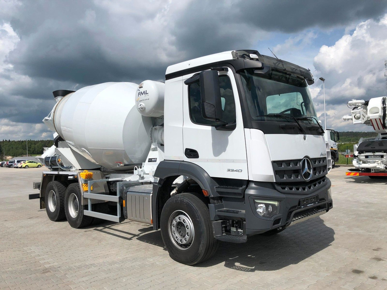 Mercedes-Benz AROCS 3340 FML 8M3 - Mikser za beton: slika 1 Mercedes-Benz AROCS 3340 FML 8M3 - Mikser za beton: slika 1
