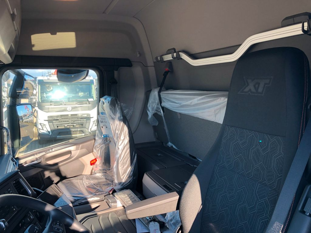 Kamion sa golom šasijom i zatvorenom kabinom novi Scania G360 4x2 EURO 5: slika 9
