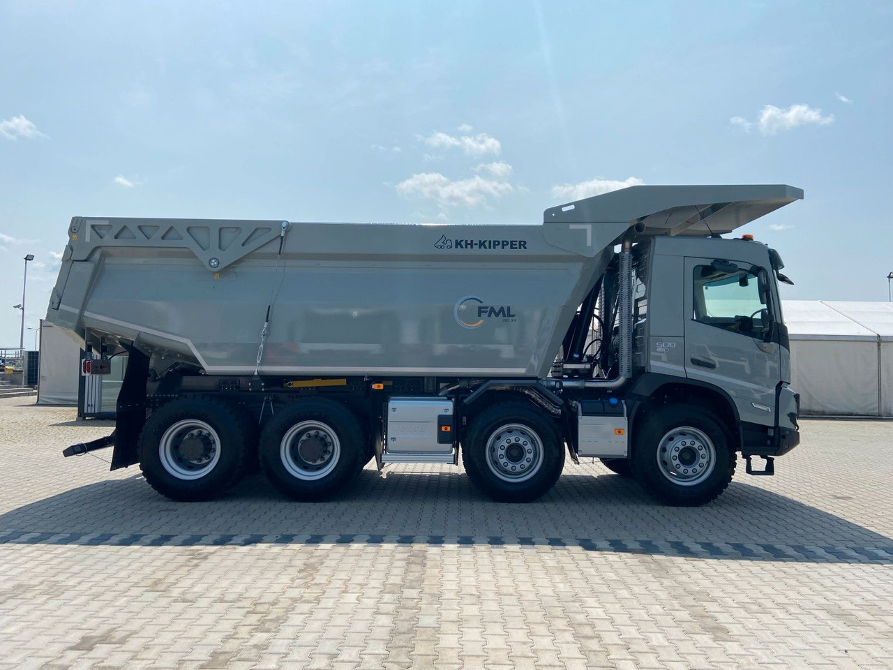 Volvo FMX 500 8x4 FML MINE KIPPER 23M3 - Istovarivač: slika 3 Volvo FMX 500 8x4 FML MINE KIPPER 23M3 - Istovarivač: slika 3