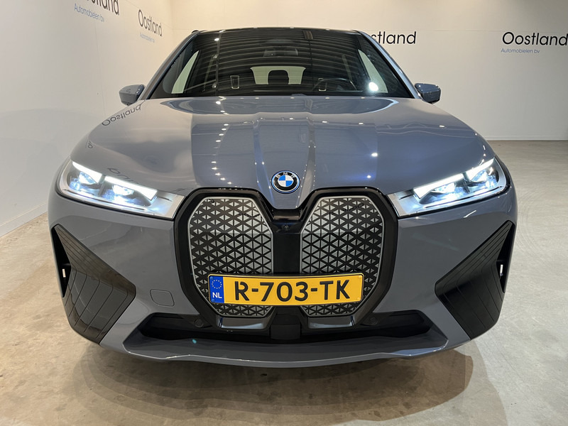 BMW iX xDrive40 High Executive 77 kWh / Luchtvering / Pano / Harman Kardon / Trekhaak / Sportpakket / 27.750 KM !! - SUVSUV: slika 5 BMW iX xDrive40 High Executive 77 kWh / Luchtvering / Pano / Harman Kardon / Trekhaak / Sportpakket / 27.750 KM !! - SUVSUV: slika 5