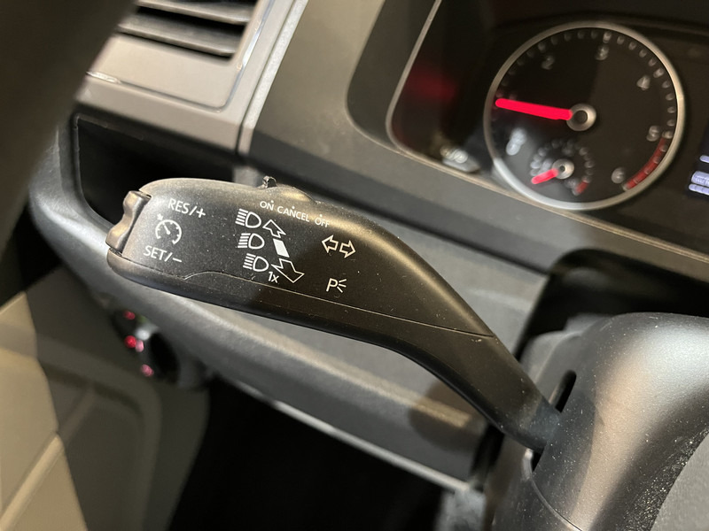 Dostavno vozilo Volkswagen Transporter 2.0 TDI L2H1 / Van Den Born Glasresteel / Euro 6 / Airco / Glastransporter / Cruise Control / Trekhaak / Imperiaal / CarPlay /  Navigatie / PDC / 83.500 KM !!: slika 12