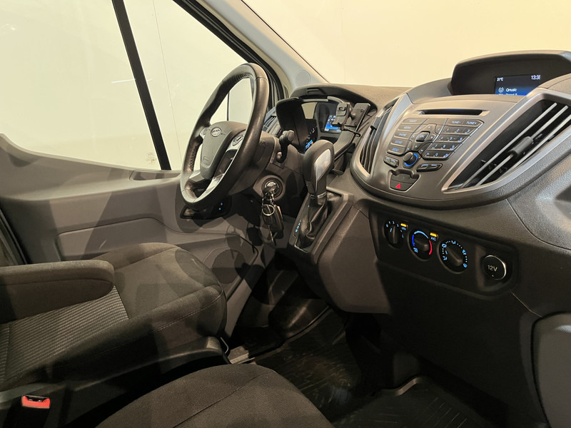 Ford Transit 350 2.0 TDCI L2H2 Trend 130 PK Automaat Servicebus / Sortimo Inrichting / Euro 6 / Airco / Cruise Control / Camera / 3-Zits / 83.500 KM !! - Furgon: slika 3 Ford Transit 350 2.0 TDCI L2H2 Trend 130 PK Automaat Servicebus / Sortimo Inrichting / Euro 6 / Airco / Cruise Control / Camera / 3-Zits / 83.500 KM !! - Furgon: slika 3