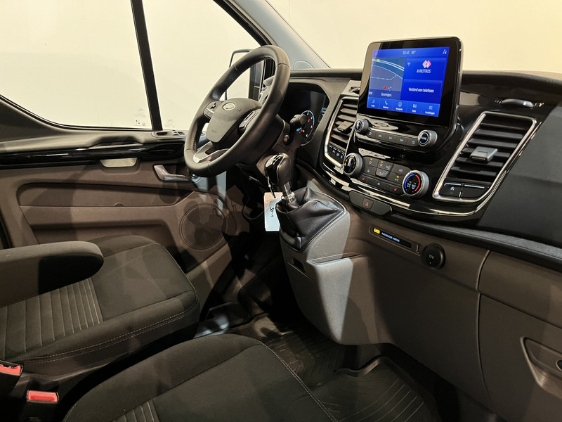 Ford Transit Custom 2.0 TDCI L2H1 Limited 130 PK / Euro 6 / Airco / Cruise Control / CarPlay / PDC / Navigatie / 3-Zits / 16.200 KM !! / BPM VRIJ !! - Mali kombi: slika 3 Ford Transit Custom 2.0 TDCI L2H1 Limited 130 PK / Euro 6 / Airco / Cruise Control / CarPlay / PDC / Navigatie / 3-Zits / 16.200 KM !! / BPM VRIJ !! - Mali kombi: slika 3