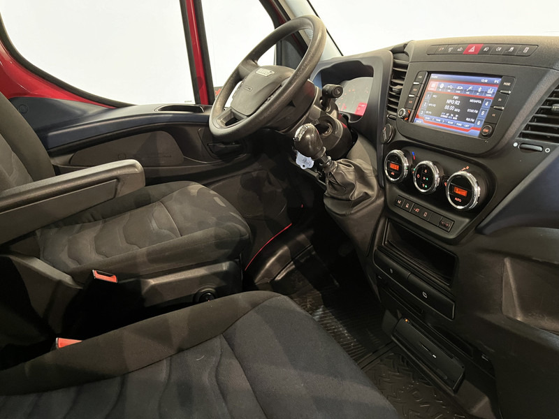 Iveco Daily 35C16 Open Laadbak / HMF Kraan / Euro 6 / Compressor / Trekhaak 3500 KG / Airco / Cruise Control / 3-Zits / 69.100 KM !! / BPM VRIJ !! - Dostavno vozilo sa otvorenom sandukom: slika 3 Iveco Daily 35C16 Open Laadbak / HMF Kraan / Euro 6 / Compressor / Trekhaak 3500 KG / Airco / Cruise Control / 3-Zits / 69.100 KM !! / BPM VRIJ !! - Dostavno vozilo sa otvorenom sandukom: slika 3