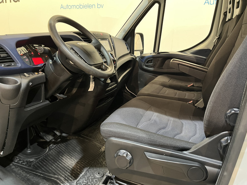 Iveco Daily 35S18D 3.0 375 Automaat Open Laadbak / Hiab Kraan / Euro 6 / Trekhaak 3500 KG / Airco / Camera / Navigatie / 3-Zits / 67.000 KM !! - Dostavno vozilo sa otvorenom sandukom: slika 5 Iveco Daily 35S18D 3.0 375 Automaat Open Laadbak / Hiab Kraan / Euro 6 / Trekhaak 3500 KG / Airco / Camera / Navigatie / 3-Zits / 67.000 KM !! - Dostavno vozilo sa otvorenom sandukom: slika 5
