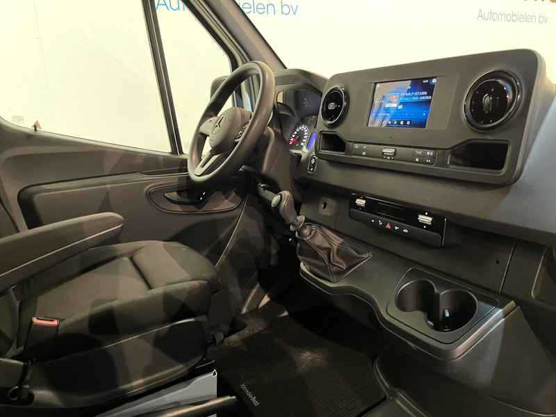 Mercedes-Benz Sprinter 311 CDI L2H2 RWD / Euro 6 / Servicebus / Bott inrichting / 220V / Airco / Oprijplaat / Compressor / CarPlay / Camera - Furgon: slika 4 Mercedes-Benz Sprinter 311 CDI L2H2 RWD / Euro 6 / Servicebus / Bott inrichting / 220V / Airco / Oprijplaat / Compressor / CarPlay / Camera - Furgon: slika 4