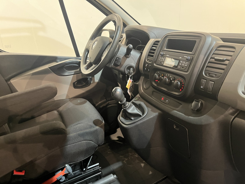 Renault Trafic 1.6 dCi L2H2 125 PK Servicebus / Inrichting / Euro 6 / 2X Schuifdeur / Airco / Cruise Control / PDC / Trekhaak / Imperiaal / 96.200 KM !! - Mali kombi: slika 3 Renault Trafic 1.6 dCi L2H2 125 PK Servicebus / Inrichting / Euro 6 / 2X Schuifdeur / Airco / Cruise Control / PDC / Trekhaak / Imperiaal / 96.200 KM !! - Mali kombi: slika 3