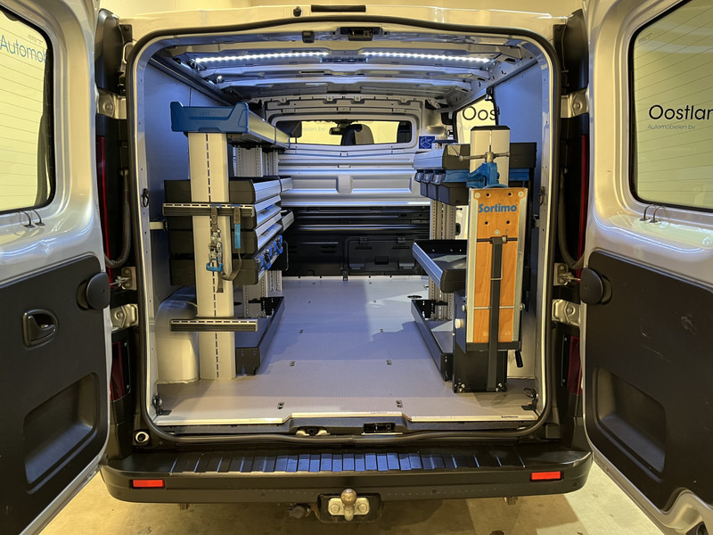 Renault Trafic 2.0 dCi L1H1 170 PK Automaat Servicebus / Sortimo Inrichting / Euro 6 / Airco / Cruise Control / Camera / Trekhaak / 3-Zits / BPM VRIJ !! - Mali kombi: slika 4 Renault Trafic 2.0 dCi L1H1 170 PK Automaat Servicebus / Sortimo Inrichting / Euro 6 / Airco / Cruise Control / Camera / Trekhaak / 3-Zits / BPM VRIJ !! - Mali kombi: slika 4