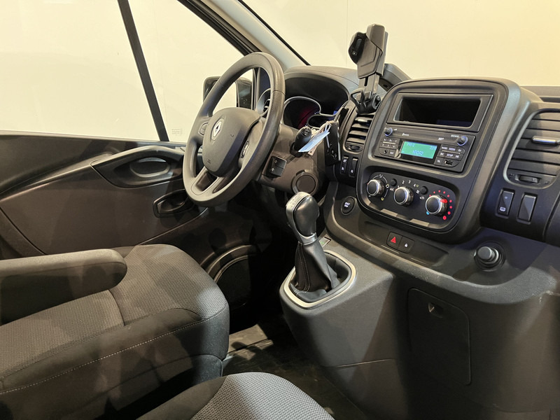 Renault Trafic 2.0 dCi L1H1 170 PK Automaat Servicebus / Sortimo Inrichting / Euro 6 / Airco / Cruise Control / Camera / Trekhaak / 3-Zits / BPM VRIJ !! - Mali kombi: slika 3 Renault Trafic 2.0 dCi L1H1 170 PK Automaat Servicebus / Sortimo Inrichting / Euro 6 / Airco / Cruise Control / Camera / Trekhaak / 3-Zits / BPM VRIJ !! - Mali kombi: slika 3