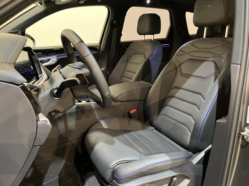 SUVSUV Volkswagen Touareg R 3.0 TSi 462 PK eHybrid 4MOTION Full Options / Luchtvering / IQ Matrix / 360 Camera / Panoramadak / Head-Up / Leder / Stoelventilatie / Stoelverwarming: slika 6