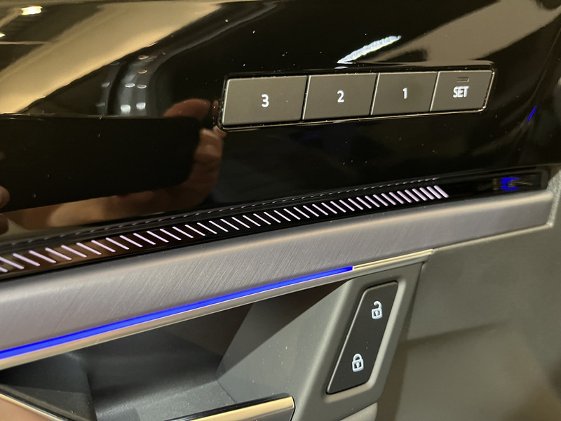 SUVSUV Volkswagen Touareg R 3.0 TSi 462 PK eHybrid 4MOTION Full Options / Luchtvering / IQ Matrix / 360 Camera / Panoramadak / Head-Up / Leder / Stoelventilatie / Stoelverwarming: slika 13