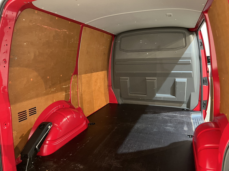 Mali kombi Volkswagen Transporter 2.0 TDI L1H1 150 PK Automaat / Airco / Cruise Control / CarPlay / PDC / Trekhaak / Klep: slika 10