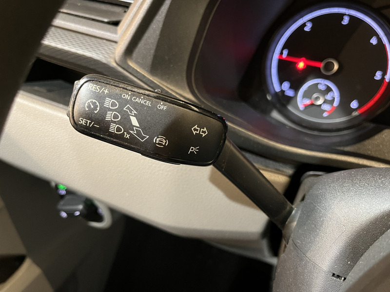 Mali kombi Volkswagen Transporter 2.0 TDI L1H1 150 PK Automaat / Airco / Cruise Control / CarPlay / PDC / Trekhaak / Klep: slika 8
