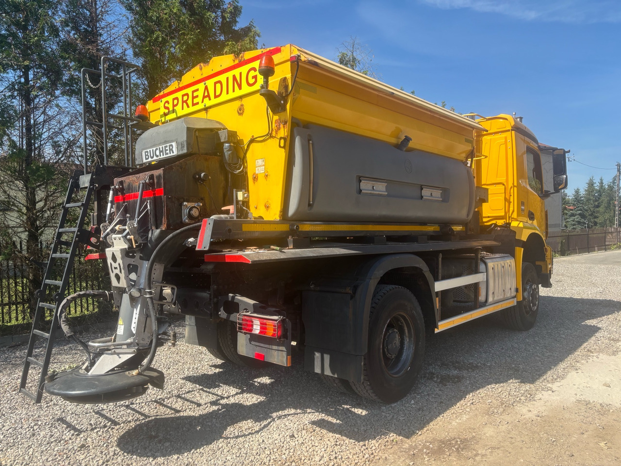MERCEDES AROCS 1824 4x4BB GRITTER/SPREADER/PLOUGH - Vozilo za čišćenje snega: slika 5 MERCEDES AROCS 1824 4x4BB GRITTER/SPREADER/PLOUGH - Vozilo za čišćenje snega: slika 5